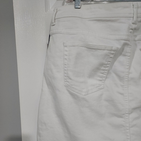 EV1 Authentic Alex Relaxed Vintage White Denim w/ Trim Mini Skirt in Size 18 - Picture 8 of 11
